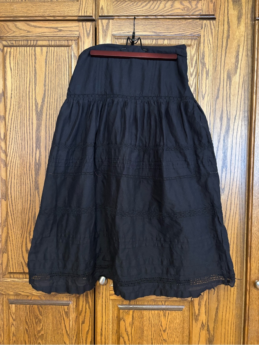 H&M women’s Black Tiered A-Line Midi Skirt size 6